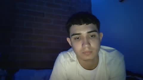 alejo_gray1 online show from 10-19-25, 11:05