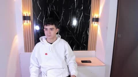 alejo_gray1 online show from 11-12-25, 03:18