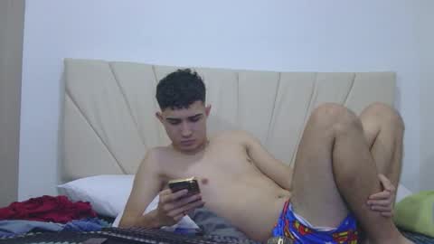 alejo_gray1 online show from 12-16-25, 02:38
