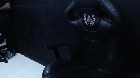 Snapshot of alejoconex6 chatting on 09-19-25, 03:41 Alejo online show from 09-19-25, 03:41