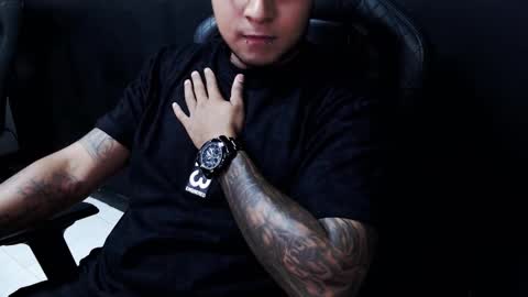 Snapshot of alejoconex6 chatting on 10-13-25, 04:56 Alejo online show from 10-13-25, 04:56