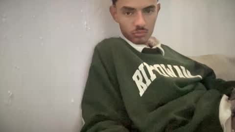 alejoochoa2222 online show from 11-25-25, 01:27