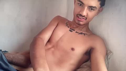 alejoochoa2222 online show from 11-25-25, 02:17