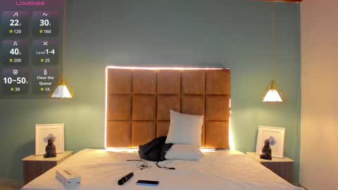 ALejoo Saenz online show from 10-28-25, 02:15