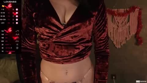 Snapshot of alena_navi chatting on 12-30-24, 11:17 Alena online show from 12-30-24, 11:17