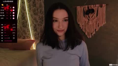 Snapshot of alena_navi chatting on 01-19-25, 05:39 Alena online show from 01-19-25, 05:39