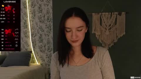 Snapshot of alena_navi chatting on 02-06-25, 12:37 Alena online show from 02-06-25, 12:37