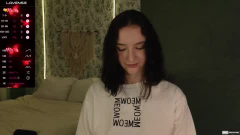 Snapshot of alena_navi chatting on 02-13-25, 03:03 Alena online show from 02-13-25, 03:03