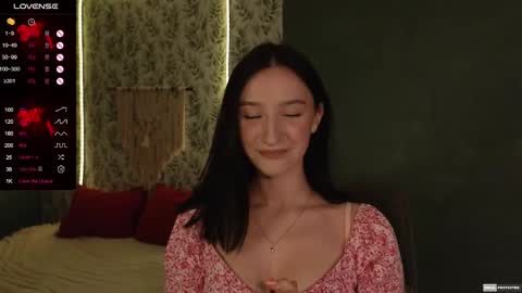 Snapshot of alena_navi chatting on 02-28-25, 06:31 Alena online show from 02-28-25, 06:31