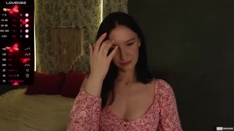 Snapshot of alena_navi chatting on 02-28-25, 09:33 Alena online show from 02-28-25, 09:33