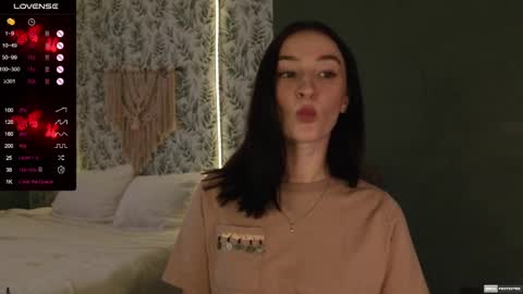 Snapshot of alena_navi chatting on 03-01-25, 01:51 Alena online show from 03-01-25, 01:51