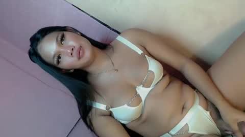 Snapshot of alena_sanggre69 chatting on 01-10-25, 07:32 Kimmygirl online show from 01-10-25, 07:32