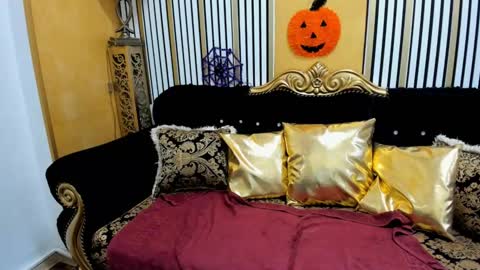 Snapshot of alenarios chatting on 10-28-25, 07:56 alenarios online show from 10-28-25, 07:56