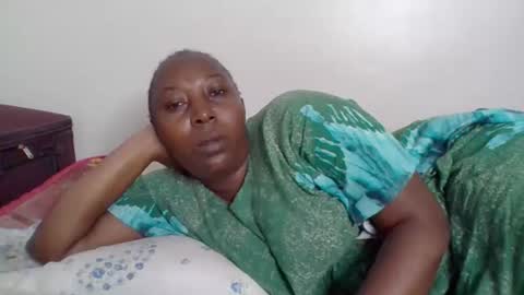 Noreen Kennth and Emilly online show from 11-30-25, 04:00