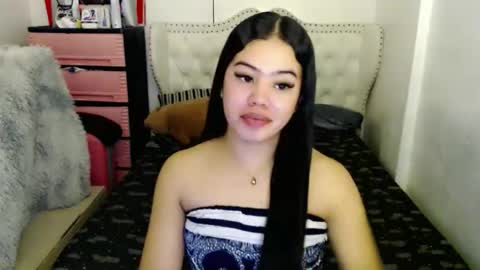 Snapshot of alesha_vibe_me chatting on 11-14-25, 08:40 alesha_vibe_me online show from 11-14-25, 08:40