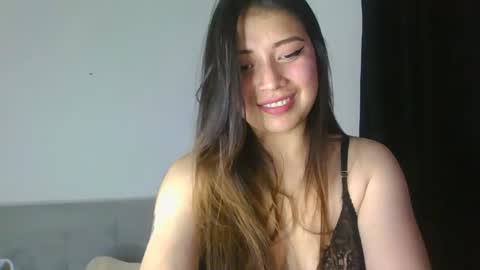 QUEEN OFF MILk  IM BACK  15 NOV online show from 10-02-25, 01:34