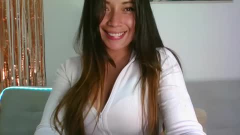 QUEEN OFF MILk  IM BACK  15 NOV online show from 11-29-25, 05:21