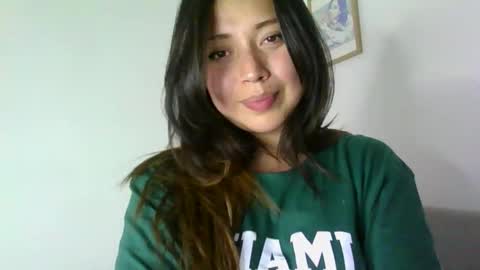 QUEEN OFF MILk  IM BACK  15 NOV online show from 01-07-26, 09:17