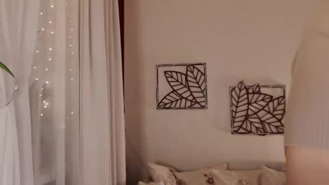 Sandra online show from 12-13-24, 06:16