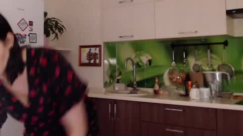 Sandra online show from 12-15-24, 06:04