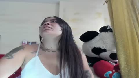 Snapshot of alessandra_moore_ig chatting on 10-10-25, 05:45 paola online show from 10-10-25, 05:45
