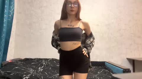 Snapshot of alessandralogalbo chatting on 02-27-26, 01:22 Emma online show from 02-27-26, 01:22