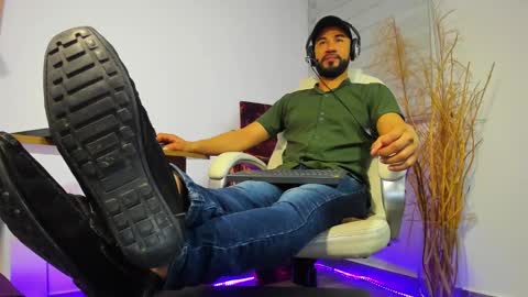 Snapshot of alessandro__wye chatting on 12-03-24, 04:03 ALESSANDRO WYE online show from 12-03-24, 04:03