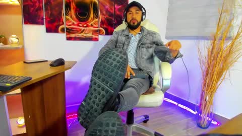 Snapshot of alessandro__wye chatting on 01-07-25, 03:35 ALESSANDRO WYE online show from 01-07-25, 03:35