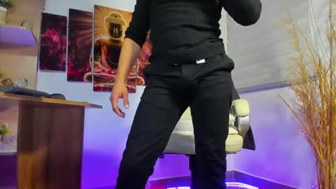 Snapshot of alessandro__wye chatting on 02-16-25, 04:42 ALESSANDRO WYE online show from 02-16-25, 04:42