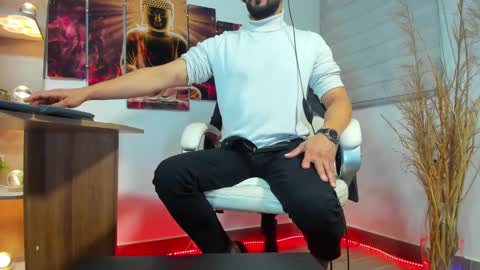 Snapshot of alessandro__wye chatting on 02-17-25, 11:02 ALESSANDRO WYE online show from 02-17-25, 11:02