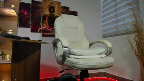 Snapshot of alessandro__wye chatting on 02-19-25, 10:42 ALESSANDRO WYE online show from 02-19-25, 10:42