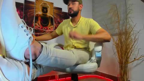 Snapshot of alessandro__wye chatting on 02-22-25, 03:23 ALESSANDRO WYE online show from 02-22-25, 03:23