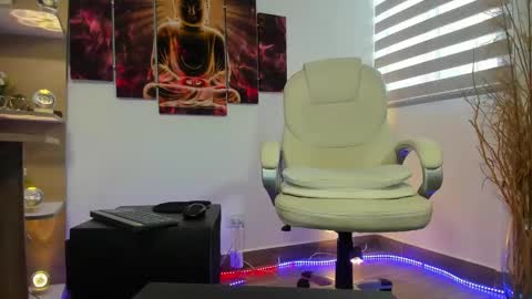 Snapshot of alessandro__wye chatting on 03-03-25, 06:44 ALESSANDRO WYE online show from 03-03-25, 06:44