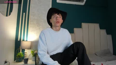Alessandro Dybala online show from 12-17-24, 12:11