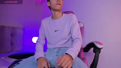 Alessandro Dybala online show from 12-21-24, 12:16