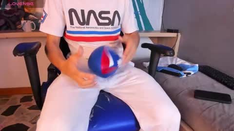 Alessandro Dybala online show from 12-27-24, 11:39