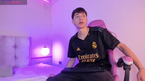 Alessandro Dybala online show from 12-28-24, 11:52