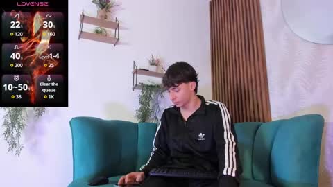 Alessandro Dybala online show from 09-17-25, 12:18