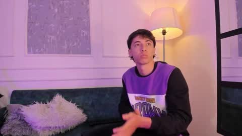 Alessandro Dybala online show from 10-19-25, 12:28