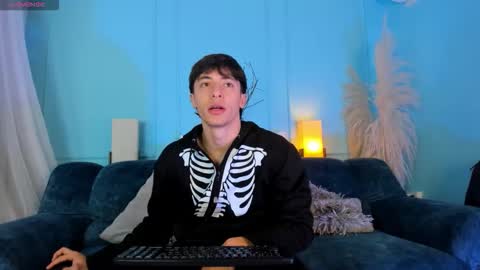 Alessandro Dybala online show from 11-26-25, 12:39