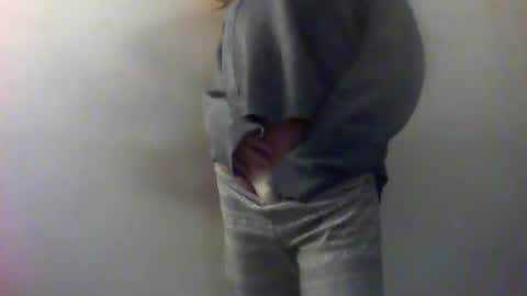 Snapshot of alessia_2025 chatting on 10-28-25, 08:07 alessia_2025 online show from 10-28-25, 08:07