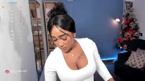 Yy  online show from 12-04-25, 04:11