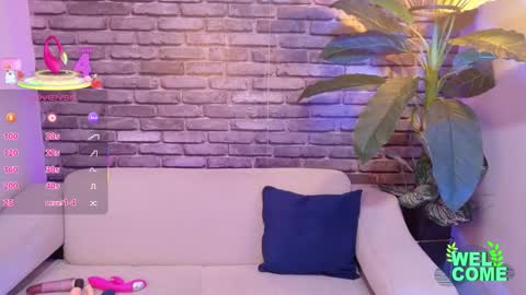 Snapshot of alessia_faccheti chatting on 10-14-25, 09:04 Sara online show from 10-14-25, 09:04