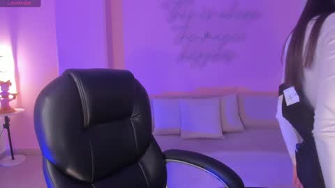 Snapshot of alessiacorleone_ chatting on 12-23-24, 08:25 Alessia online show from 12-23-24, 08:25