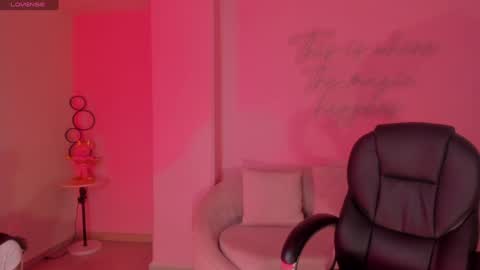 Snapshot of alessiacorleone_ chatting on 12-24-24, 05:13 Alessia online show from 12-24-24, 05:13