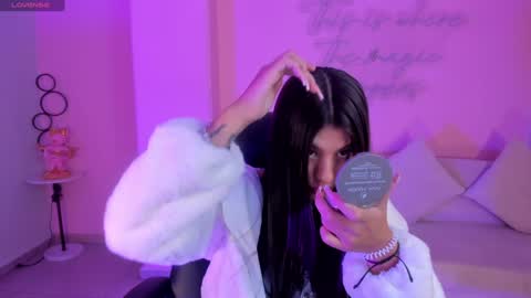 Snapshot of alessiacorleone_ chatting on 12-27-24, 07:03 Alessia online show from 12-27-24, 07:03