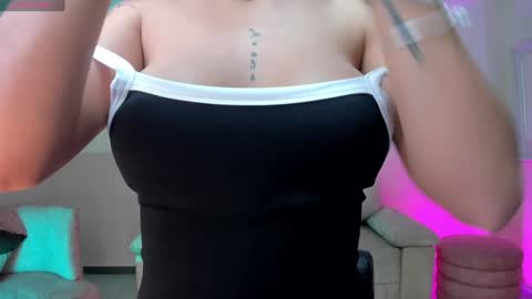 Snapshot of alessiacorleone_ chatting on 01-24-25, 08:43 Alessia online show from 01-24-25, 08:43