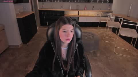 Snapshot of alessiacorleone_ chatting on 02-17-25, 03:36 Alessia online show from 02-17-25, 03:36