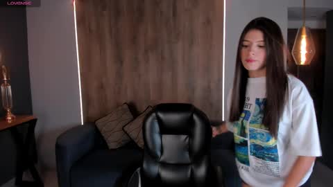 Snapshot of alessiacorleone_ chatting on 02-20-25, 09:53 Alessia online show from 02-20-25, 09:53