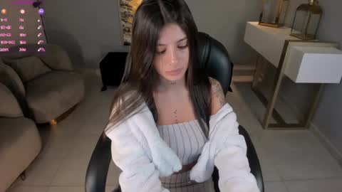 Snapshot of alessiacorleone_ chatting on 02-26-25, 11:37 Alessia online show from 02-26-25, 11:37